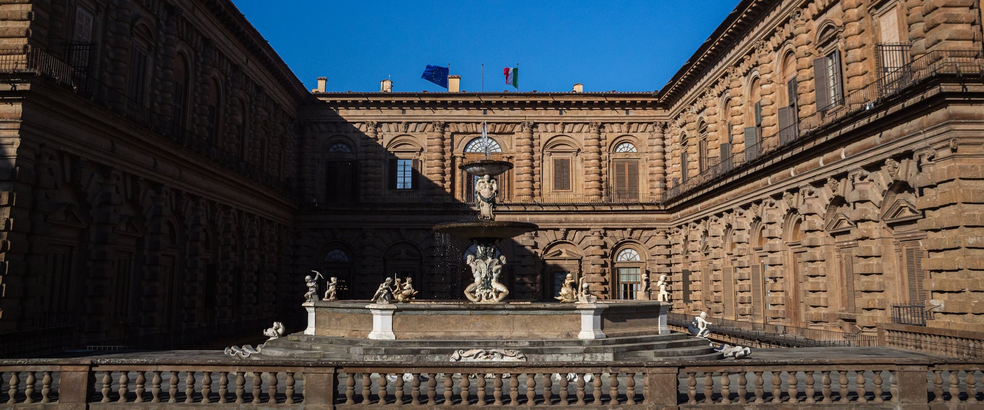 Cortile dell'Ammannati di Palazzo Pitti Cortile dell'Ammannati di Palazzo Pitti